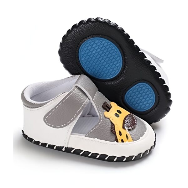 Non-slip baby sandals with soft bottom, perfect toddler shoes for learning to walk, ideal for spring, summer, and autumn.