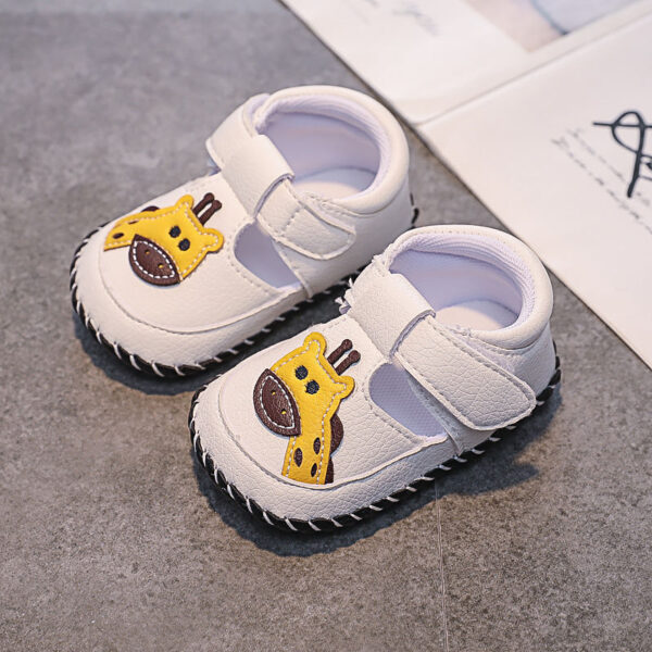 Non-slip baby sandals with soft bottom, perfect toddler shoes for learning to walk, ideal for spring, summer, and autumn.