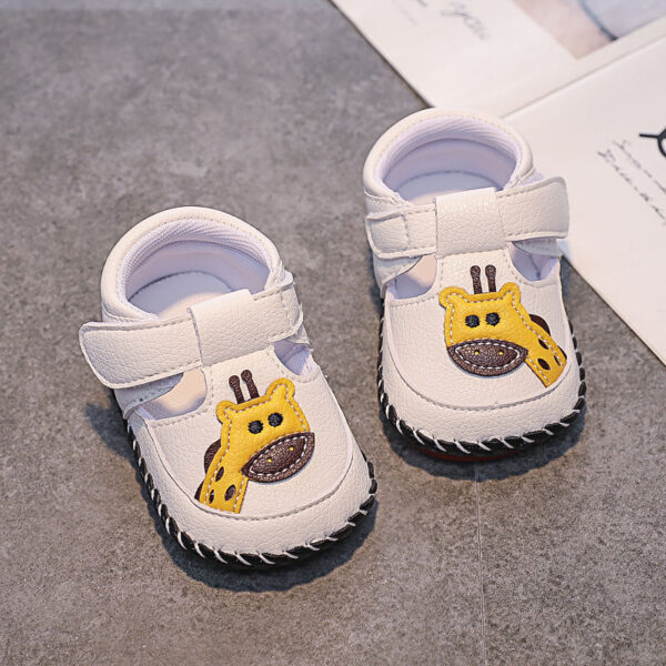 Non-slip baby sandals with soft bottom, perfect toddler shoes for learning to walk, ideal for spring, summer, and autumn.