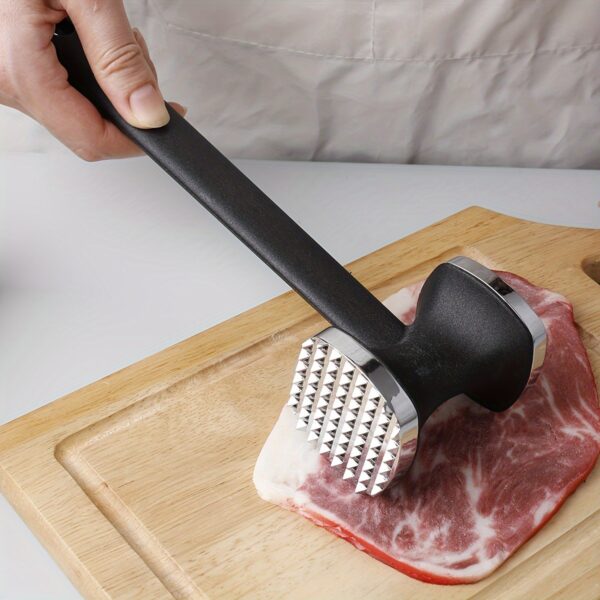 Zinc alloy meat hammer, metal meat mallet, a durable and effective meat tenderizer tool for kitchen use.