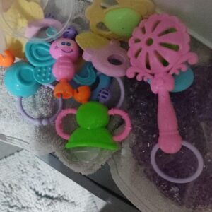 Multi-Piece Newborn Rattle Toy Set with Boilable Teether, Colorful Plastic Grip Toys, and Educational Accessories