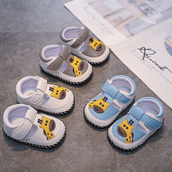 Non-slip baby sandals with soft bottom, perfect toddler shoes for learning to walk, ideal for spring, summer, and autumn.