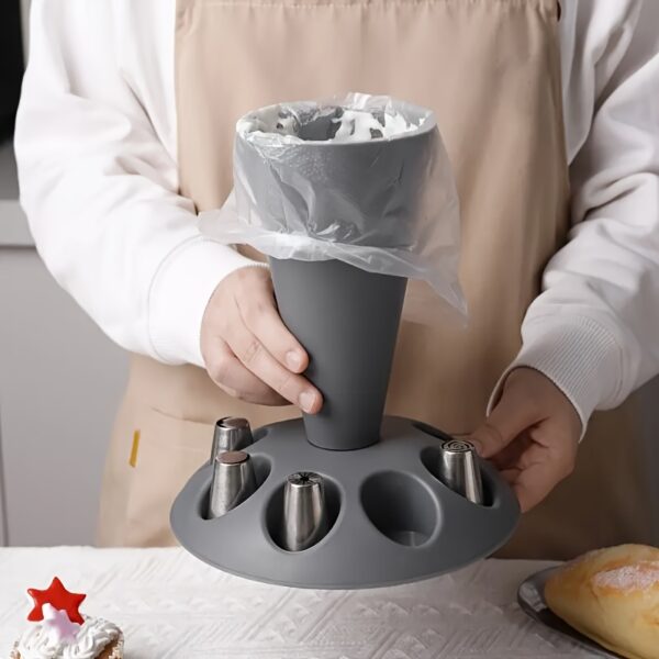 Deluxe cake decorating kit with reusable piping bags and couplers, made of durable polypropylene for home and professional bakers.