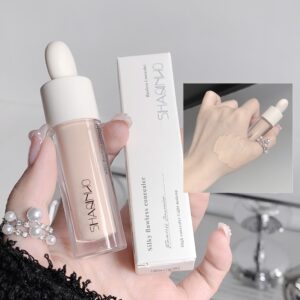 Silk Smooth Concealer Liquid for under-eye and blemish coverage, medium coverage, waterproof, and sweat-resistant.