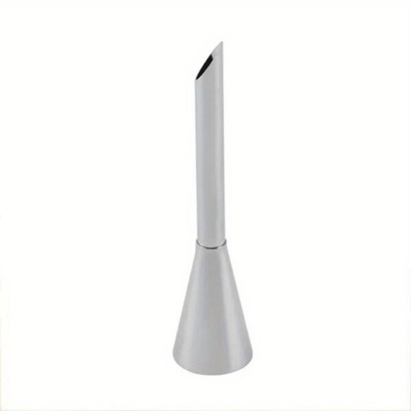 Stainless steel cream icing piping nozzle for cupcakes and puff pastry decoration.