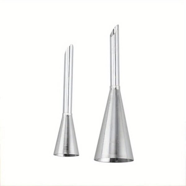 Stainless steel cream icing piping nozzle for cupcakes and puff pastry decoration.